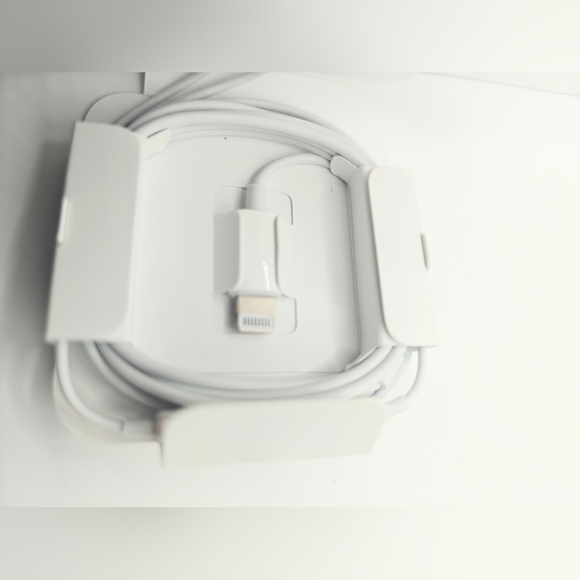 Apple iPhone 6s 32 GB Empty Box, With A Charger A Cable & Headphones NO Phone - Picture 7 of 8